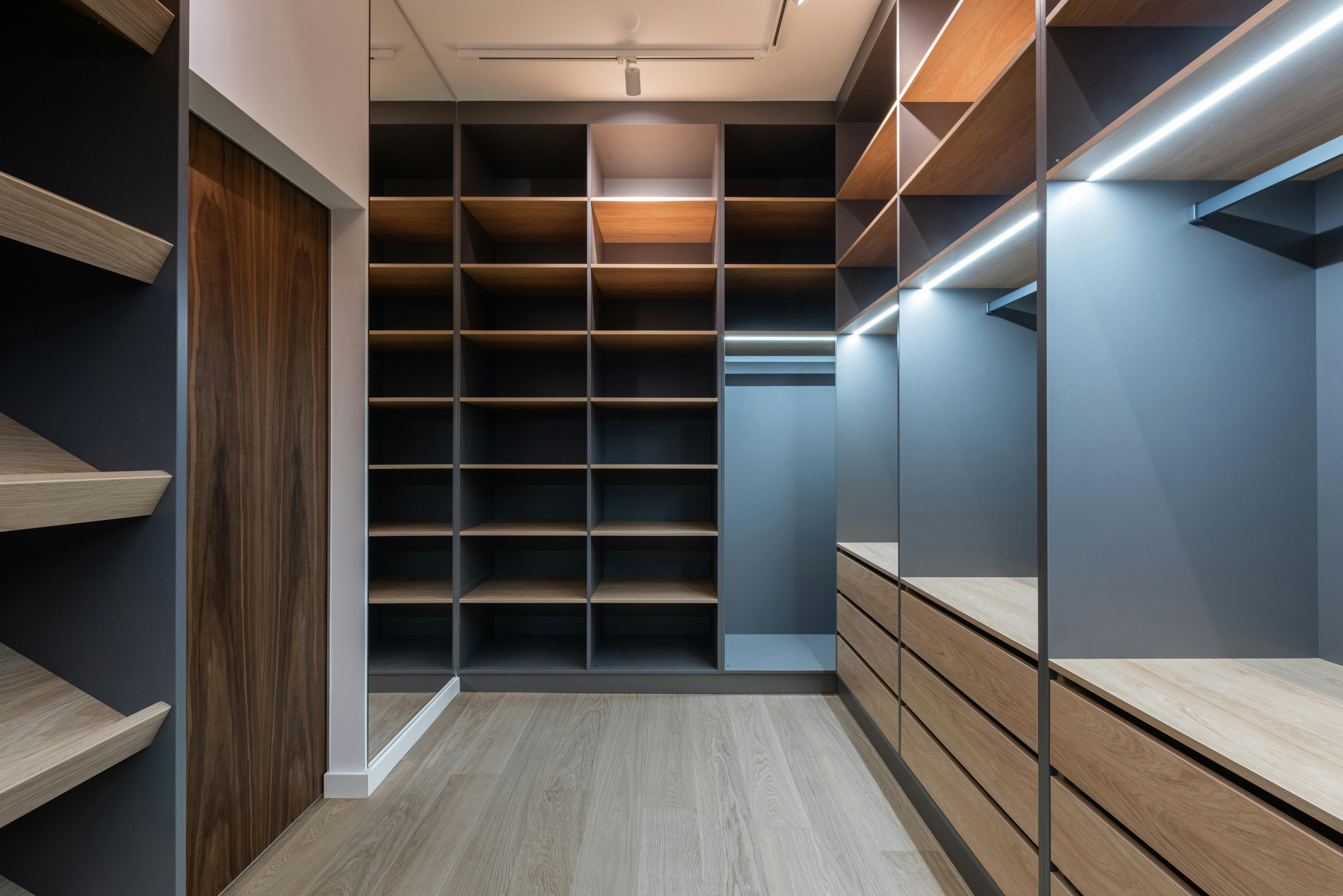 Rénovation de dressing et placards par covering — habillage de surfaces, BDV Cover Belgique
